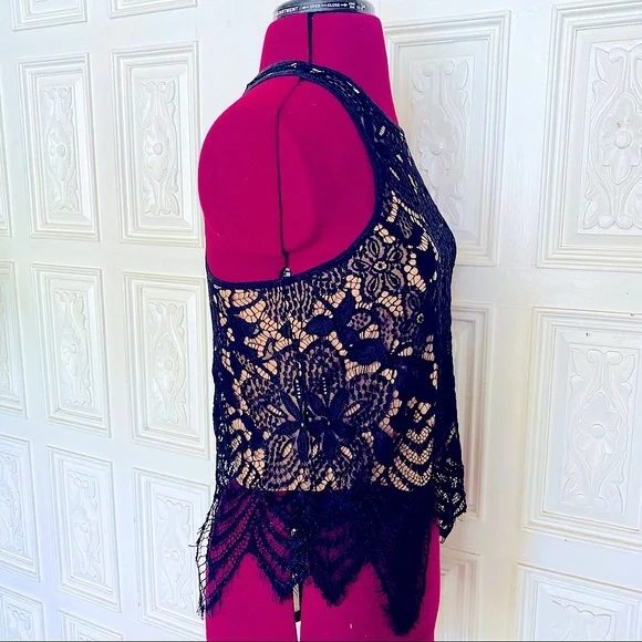 Express Lace Racerback Crop Top. XS. - Picture 3 of 7